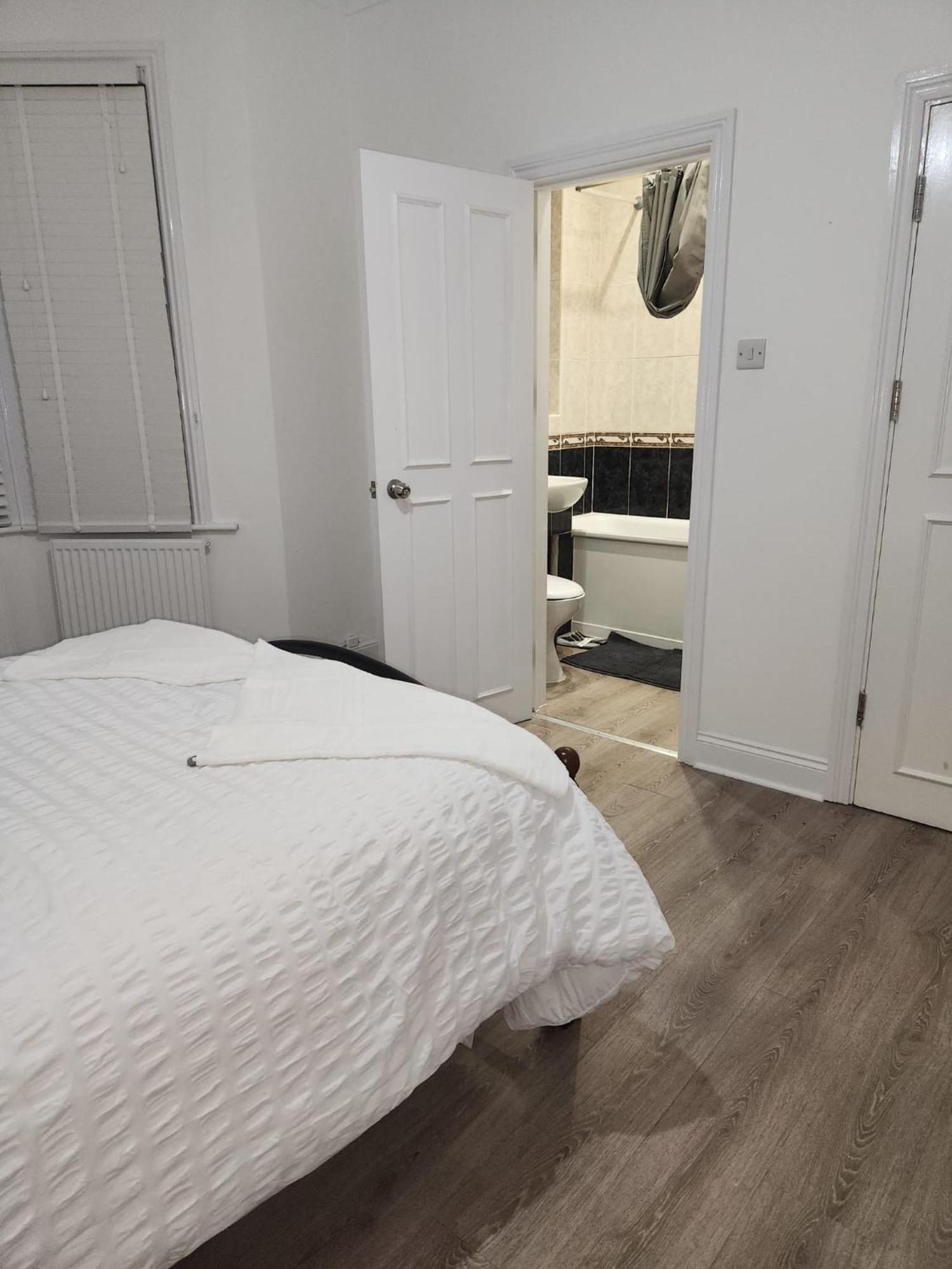 The London En-Suite Ilford Exterior photo